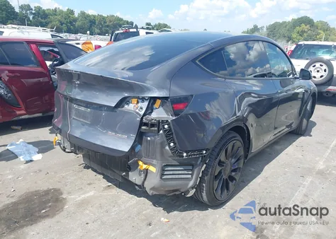 2022 Tesla Model Y Performance Dual Motor All-Wheel Drive z USA, uszkodzony, nr VIN 7SAYGDEF7NF339241